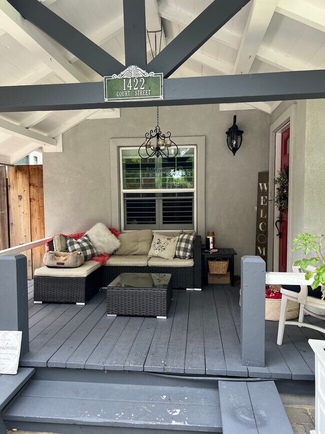 Building Photo - 1422 Court St