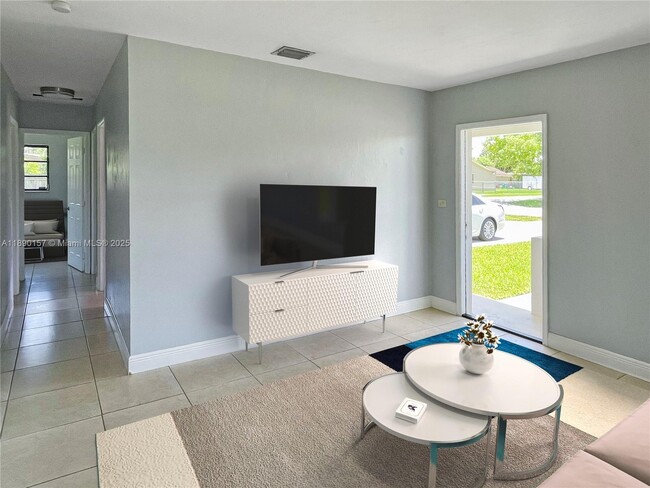Building Photo - 5245 SW 98th Ct