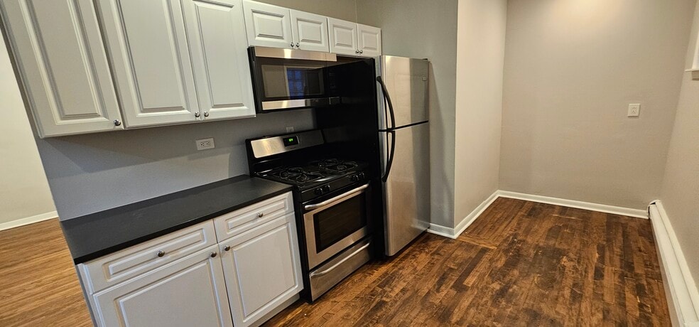 Building Photo - 3827 N Drake Ave