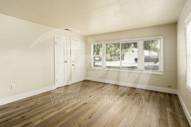 Building Photo - 3-Bed, 1-Bath