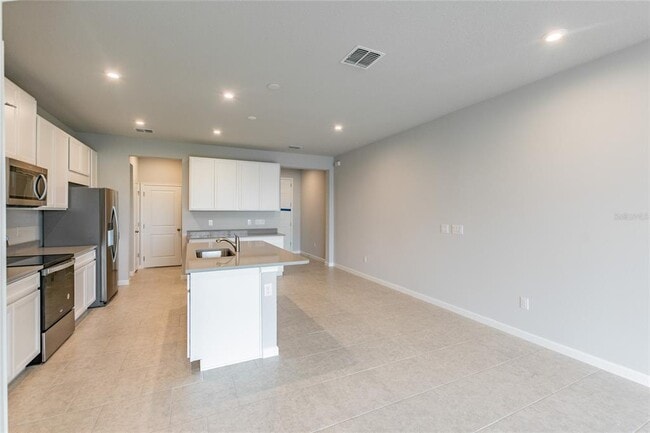 Building Photo - 19309 Blue Pond Dr