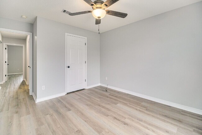 Building Photo - Beautiful property in highly desirable Lilian Woods Subdivision!