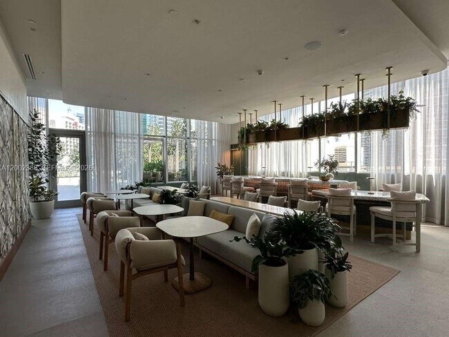 Building Photo - 77 SE 5th St