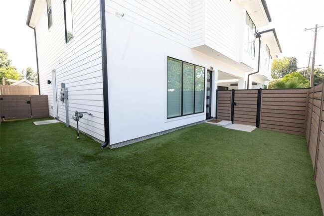 Building Photo - 1206 Hamblen St