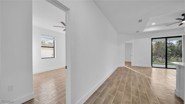 Building Photo - 706 Homer Ave S