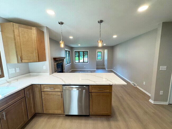 Building Photo - 1614 Stardust Dr