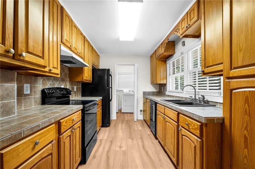 Building Photo - 4083 Cedar Knoll Dr