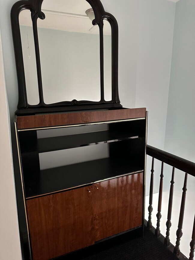 Building Photo - 32 Dana Ave