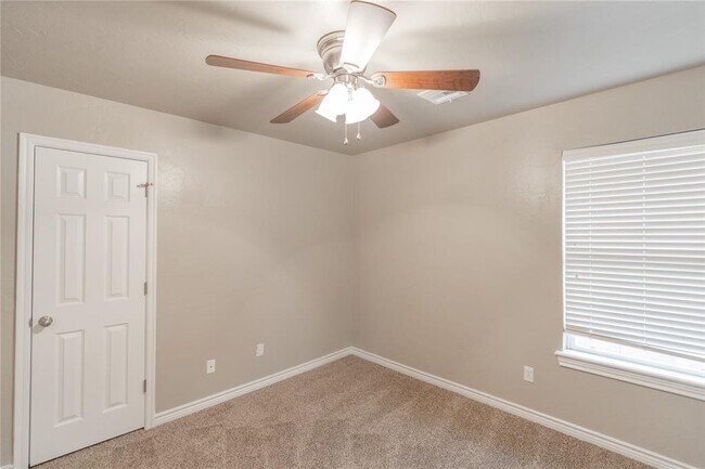 Building Photo - 8016 Breezewood Dr