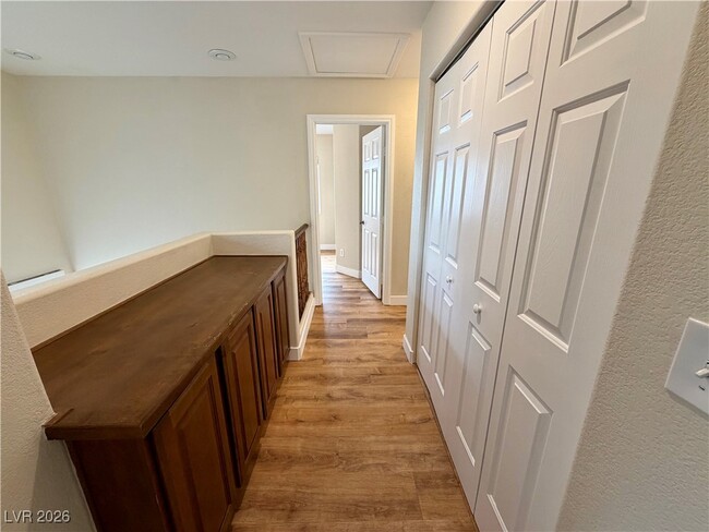 Building Photo - 10977 African Sunset St