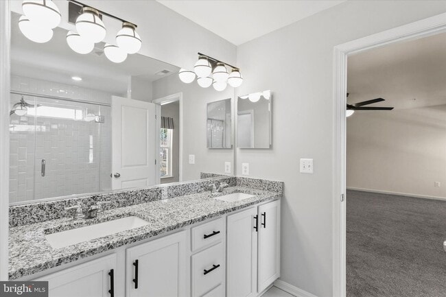 Building Photo - 5559 Trafalgar Cir
