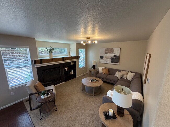 Building Photo - "4-Bedroom Home with 2.5 Baths in Picturesque Highlands Ranch! - Large private back yard!"