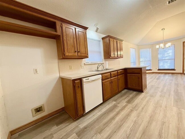 Building Photo - 405 Edwards Dr