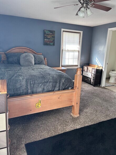 Building Photo - 1205 N Parker St