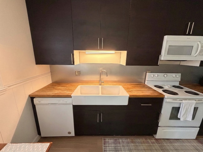 Building Photo - 3 Bedroom 2.5 Bath Townhome in East Athens - Close to UGA Vet School