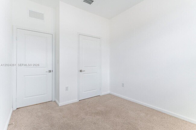 Building Photo - 1170 SW 7th Ct