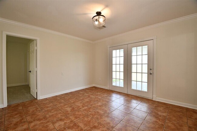 Building Photo - 10946 Fullerton Dr