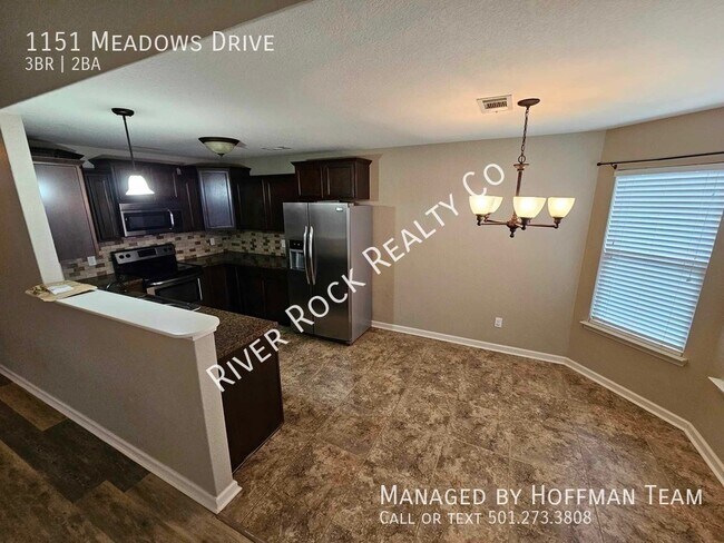 Building Photo - 1151 Meadows Dr