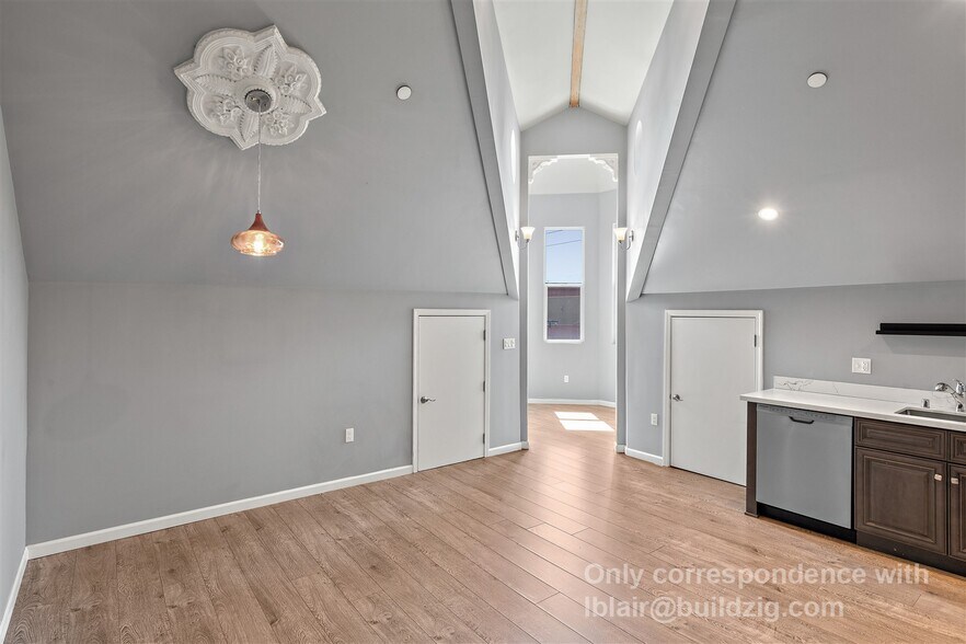 Building Photo - 404 Webster St