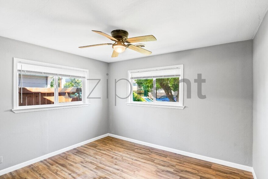 Building Photo - 2732 D St