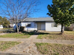 Building Photo - 1312 Carol Way