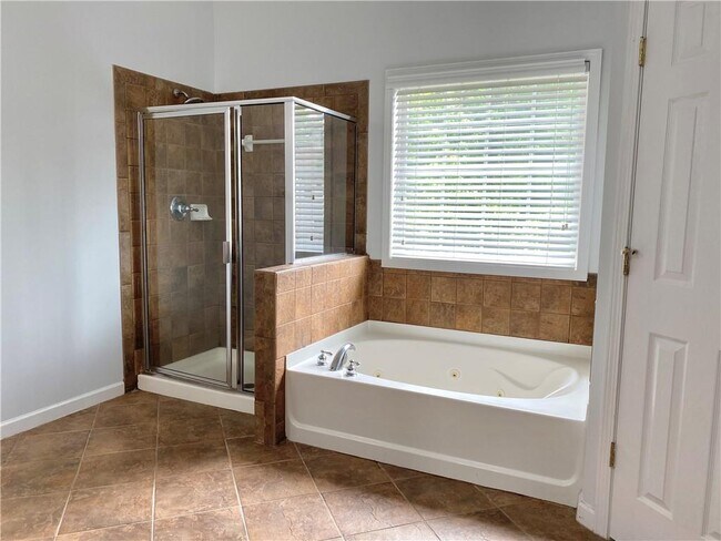 Building Photo - 6405 Knighted Ct