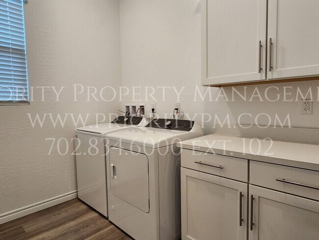 Building Photo - 254 Tallis Hills Ave