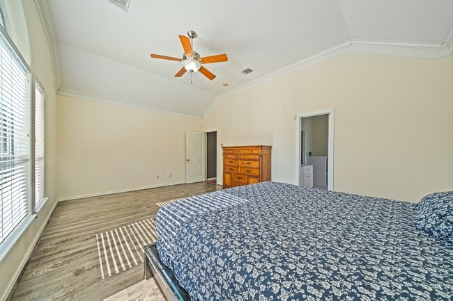 Building Photo - 15727 Schumann Ln