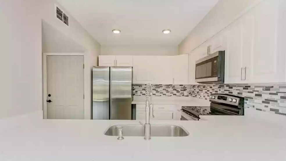 All New Appliances - 813 Pinewood Ct