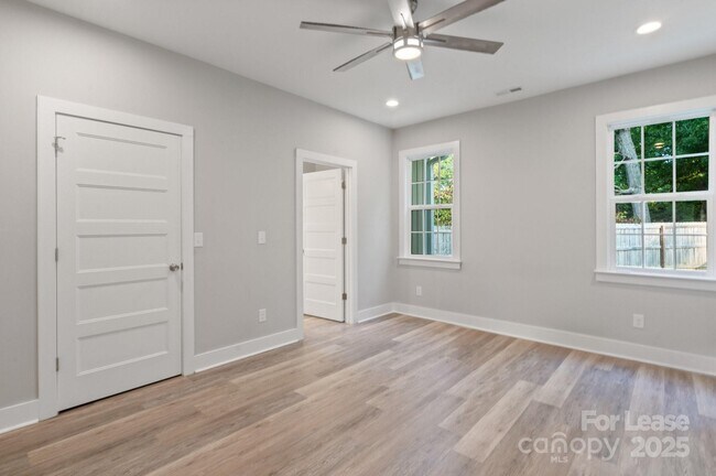 Building Photo - 6231 Rockwell Blvd