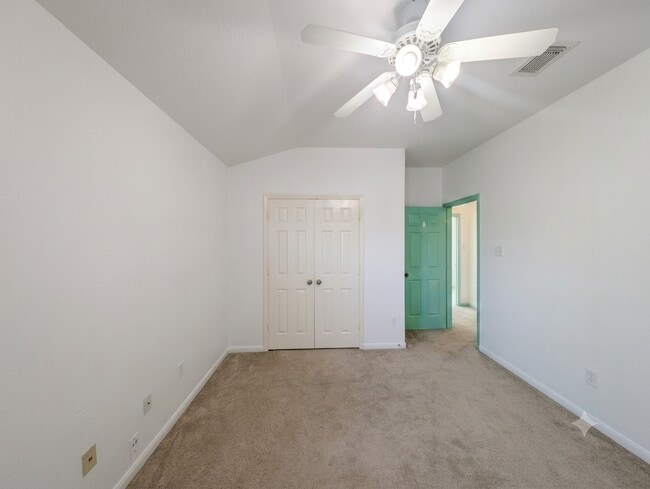 Building Photo - 21530 Falvel Lake Dr
