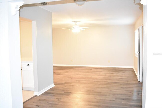 Building Photo - 1906 Canterbury Ln