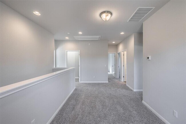 Building Photo - 104 Chalk Lake Cove