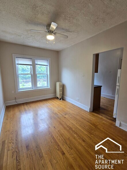 Building Photo - 1370.5 W Estes Ave