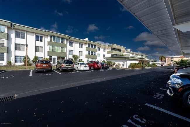 Building Photo - 2300 Aaron St