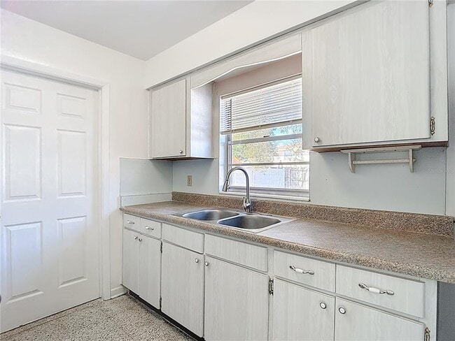 Building Photo - 7717 W Hiawatha St