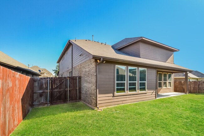 Building Photo - Spacious 4-Bedroom Home in Little Elm