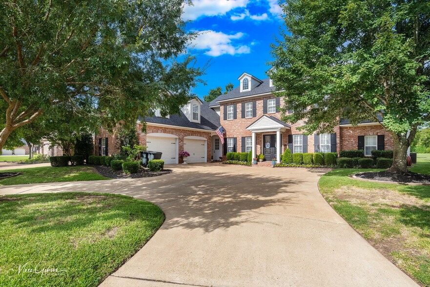 Building Photo - 316 Autumn Ridge Dr