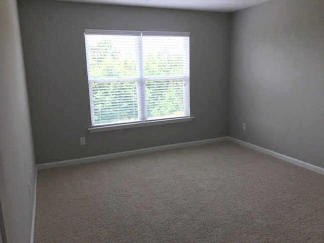 Building Photo - 327 Bella Rose Dr