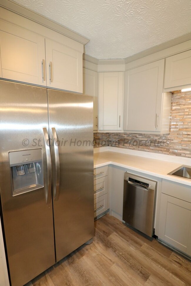 Building Photo - Remodeled Duplex on Logan Martin Lake