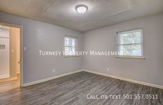 Building Photo - 6806 Brookview Dr