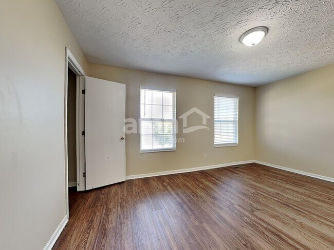 Building Photo - 420 Granny Smith Ln
