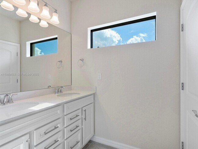 Building Photo - 2108 Appleton Cir N