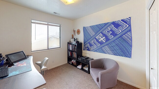 Building Photo - 958 E 500 N