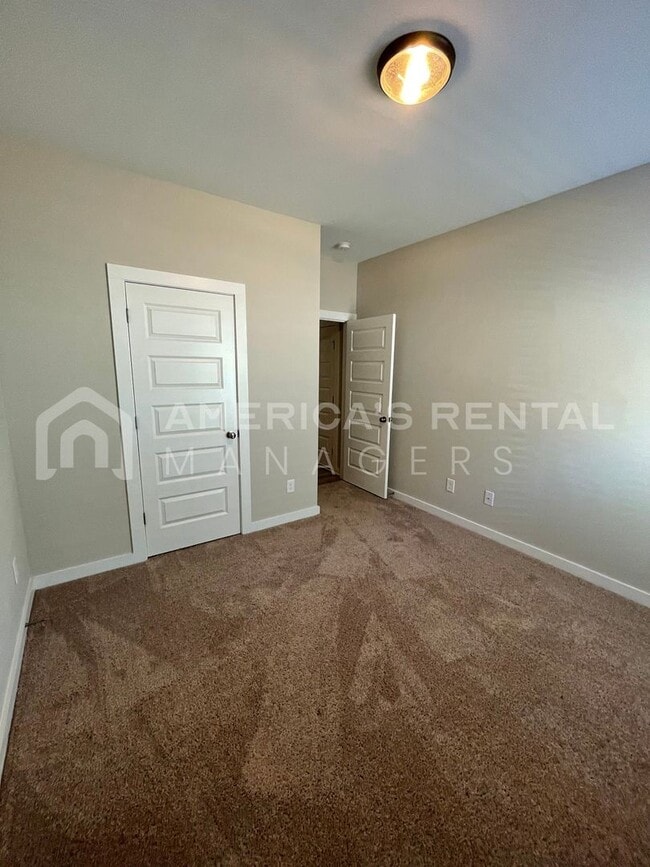 Building Photo - Roomy Home for Rent in Cullman, AL…  View with 48 Hours Notice! 6 Foot Privacy Fence