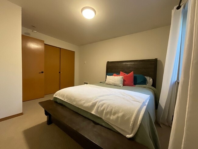 Building Photo - Beautiful 3 Bedroom, 2.5 Bath Home in Clearwood Community!