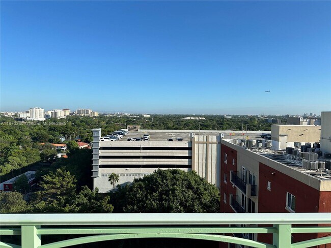 Building Photo - 3500 Coral Wy