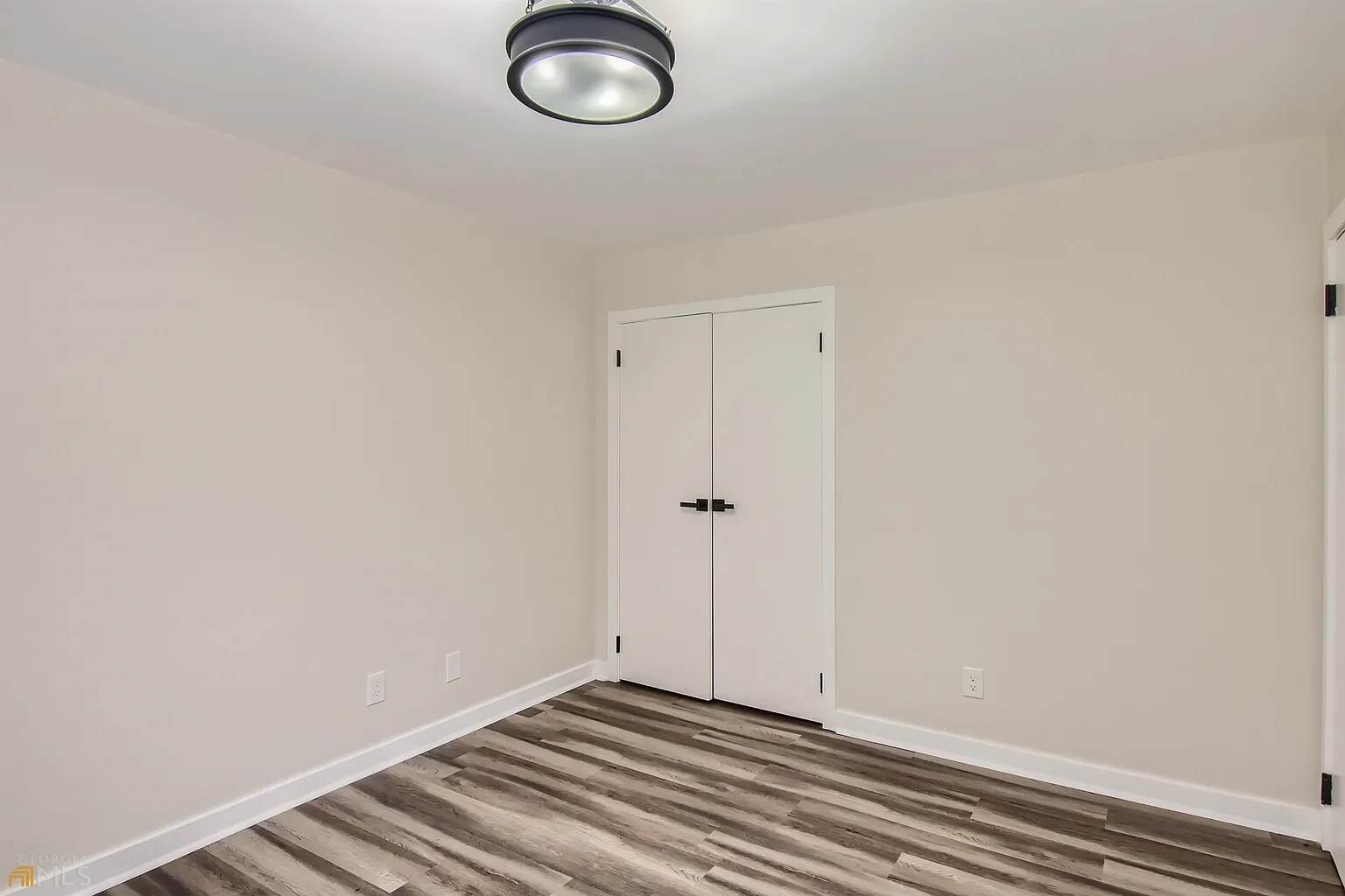 Building Photo - Room in Apartment on Cleveland St