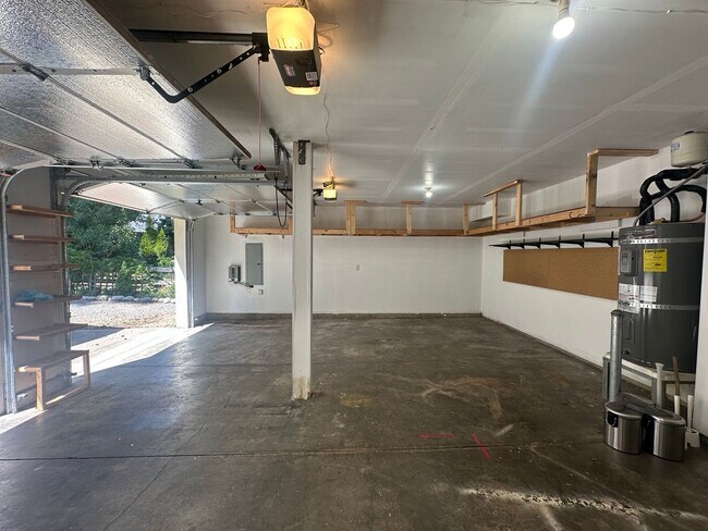 Building Photo - 18524 Woodside Dr SE