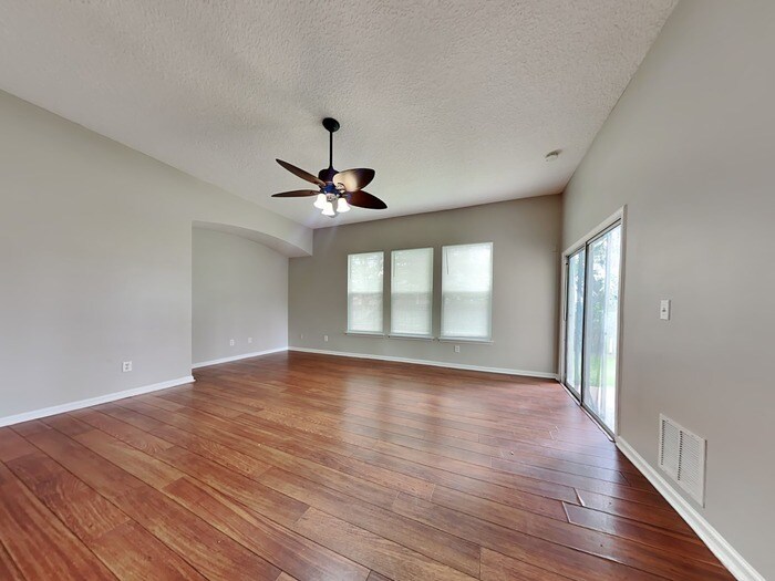 Building Photo - 12615 Richfield Blvd